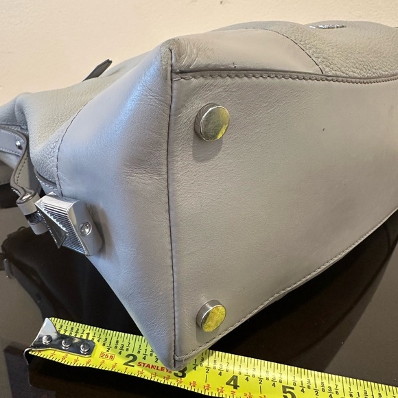 Michael Kors Gray Leather Shoulder Bag preowned - Picture 4 of 8